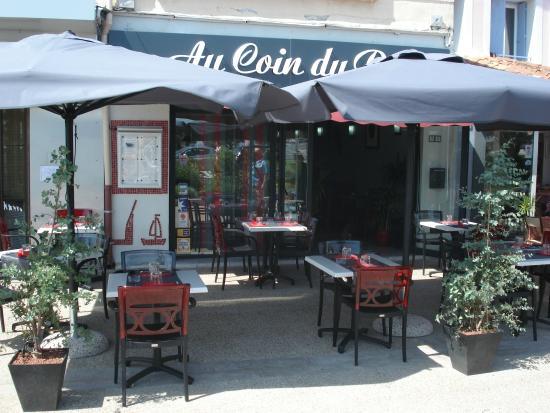 Au Coin Du Pont